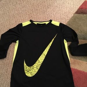 Boys Nike dryfit bnwot
